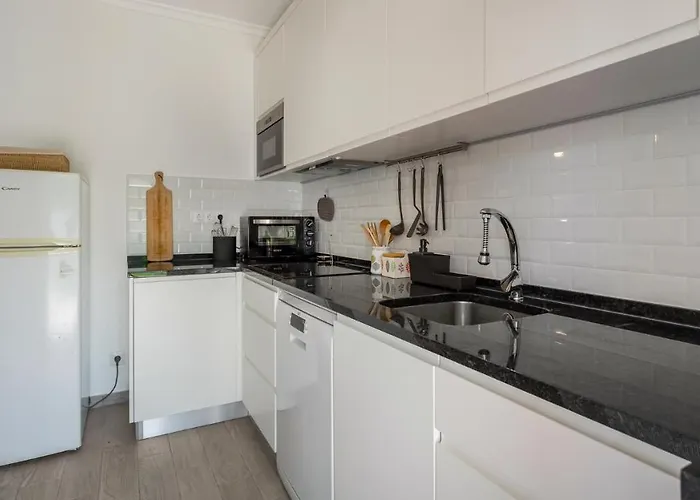 1 Bdr Vilamoura Escape W Patio By Lovelystay * Quarteira